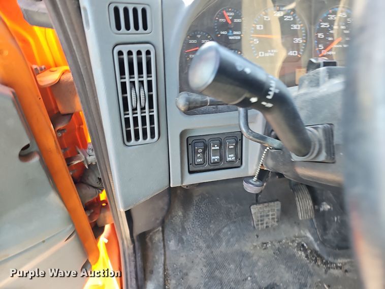 image for item DS5714 2007 International 7400  dump truck