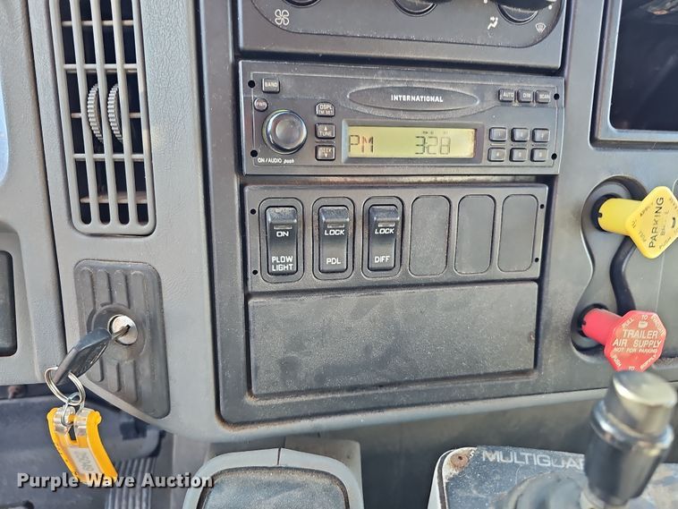 image for item DS5714 2007 International 7400  dump truck