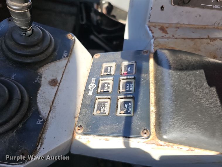 image for item DS5714 2007 International 7400  dump truck