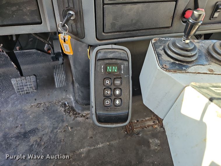 image for item DS5714 2007 International 7400  dump truck