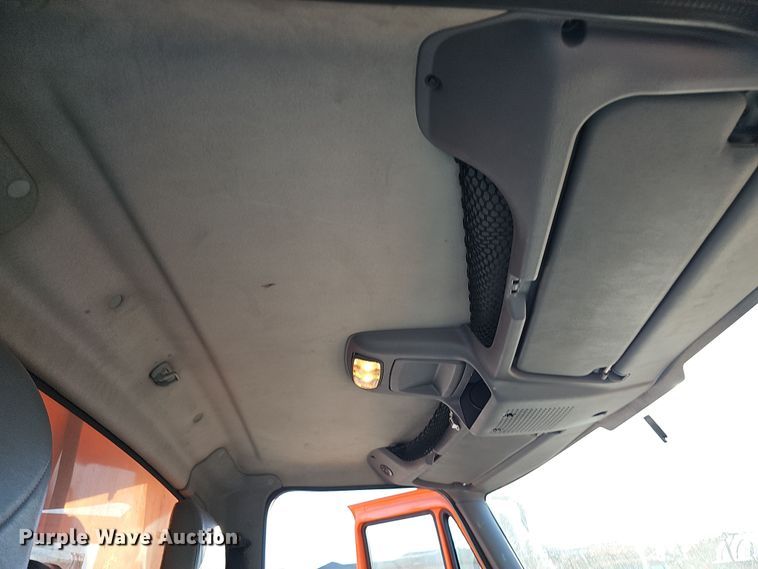 image for item DS5714 2007 International 7400  dump truck