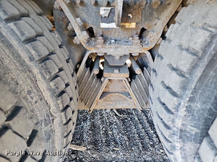 image for item DS5714 2007 International 7400  dump truck