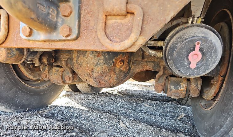 image for item DS5714 2007 International 7400  dump truck