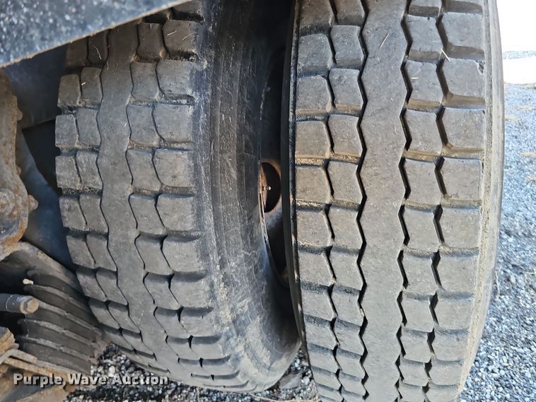 image for item DS5714 2007 International 7400  dump truck