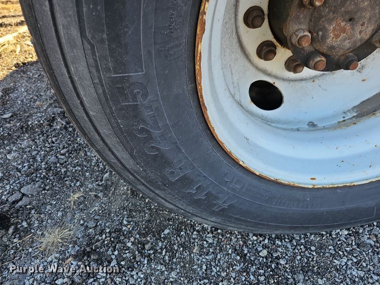 image for item DS5714 2007 International 7400  dump truck