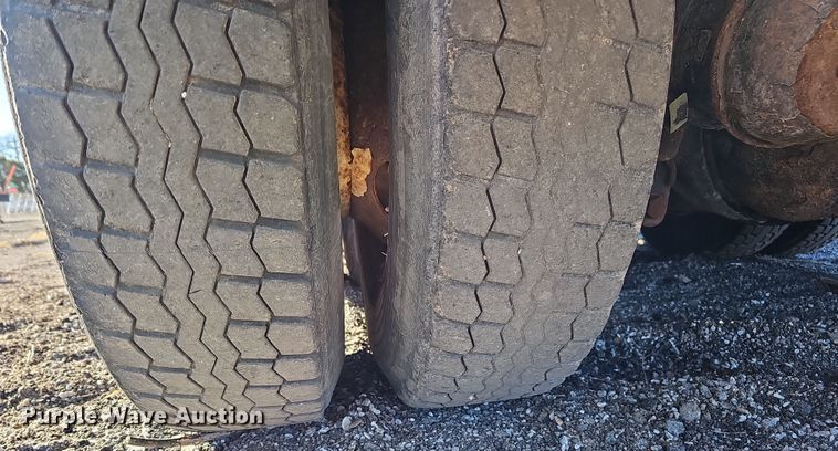 image for item DS5714 2007 International 7400  dump truck