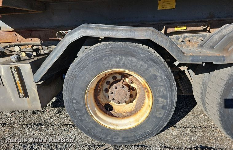 image for item DS5714 2007 International 7400  dump truck