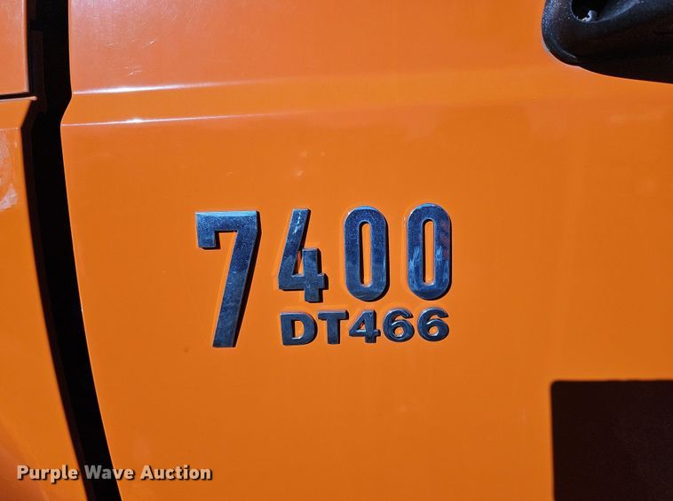 image for item DS5714 2007 International 7400  dump truck