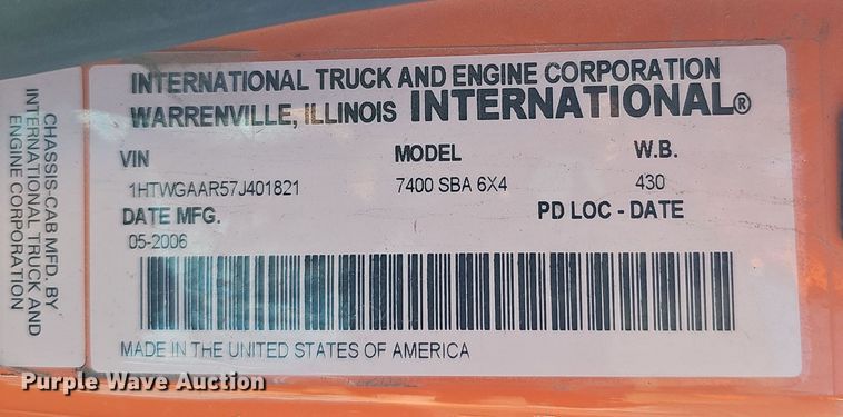 image for item DS5714 2007 International 7400  dump truck