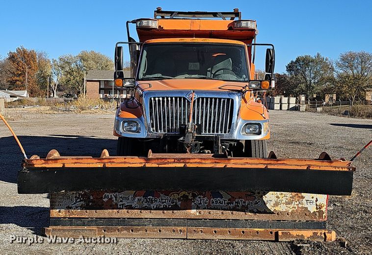 image for item DS5715 2007 International 7400  dump truck