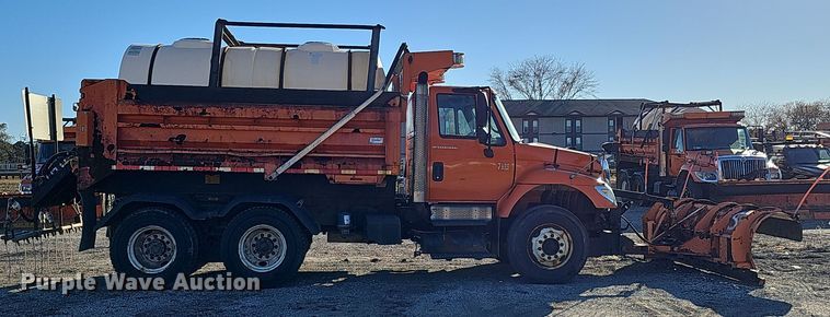 image for item DS5715 2007 International 7400  dump truck