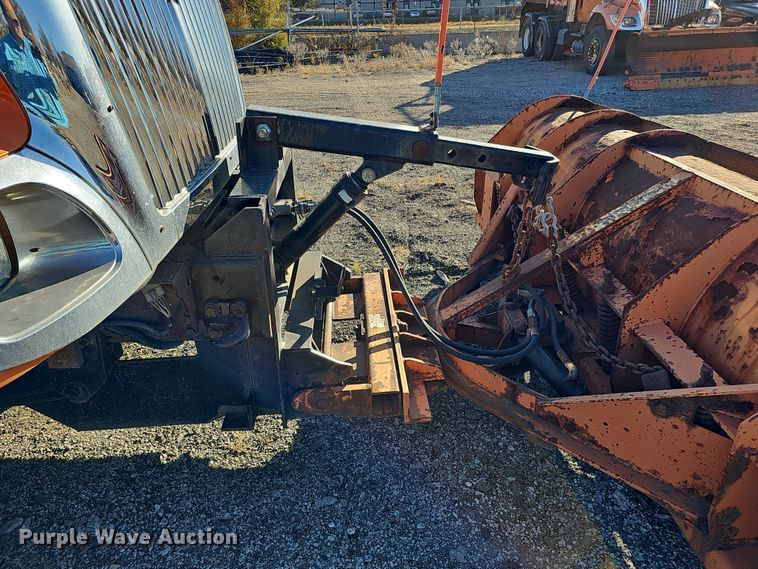 image for item DS5715 2007 International 7400  dump truck