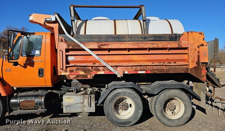 image for item DS5715 2007 International 7400  dump truck