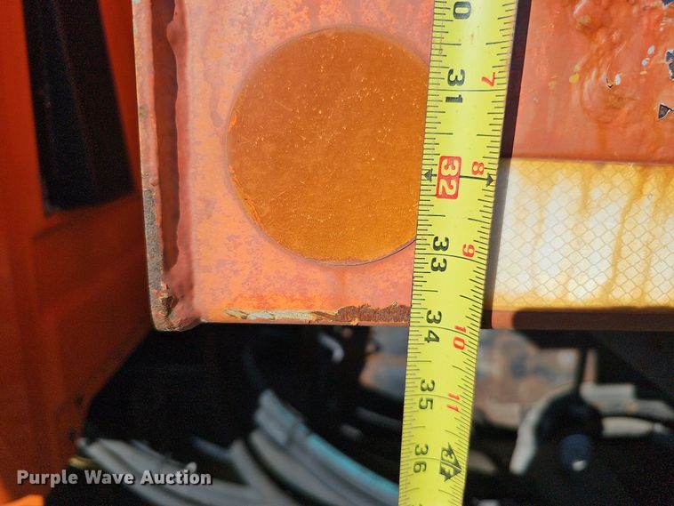 image for item DS5715 2007 International 7400  dump truck