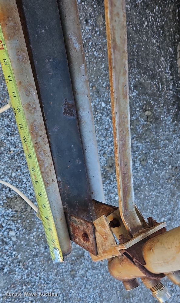 image for item DS5715 2007 International 7400  dump truck