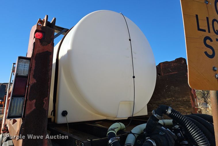 image for item DS5715 2007 International 7400  dump truck