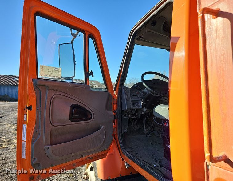 image for item DS5715 2007 International 7400  dump truck