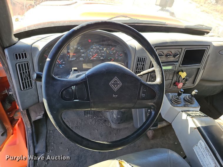 image for item DS5715 2007 International 7400  dump truck