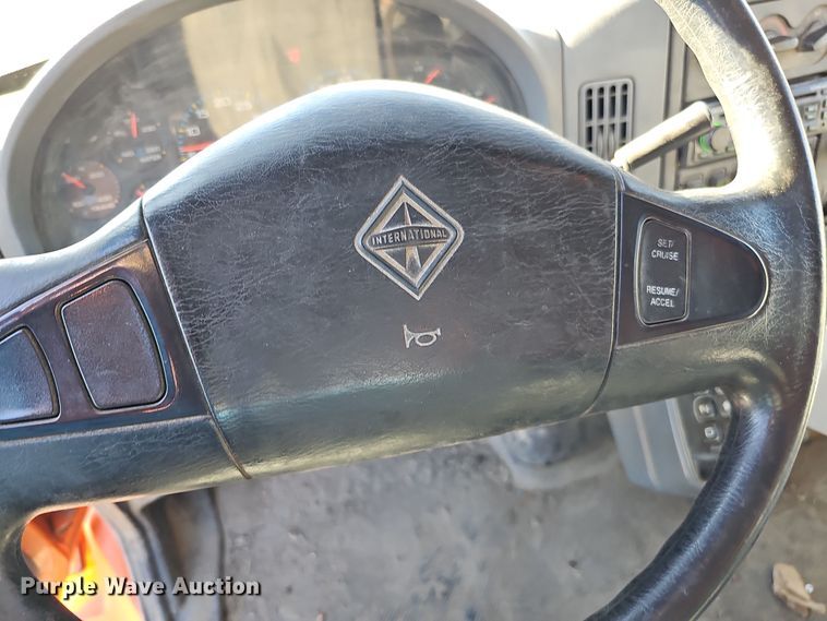 image for item DS5715 2007 International 7400  dump truck