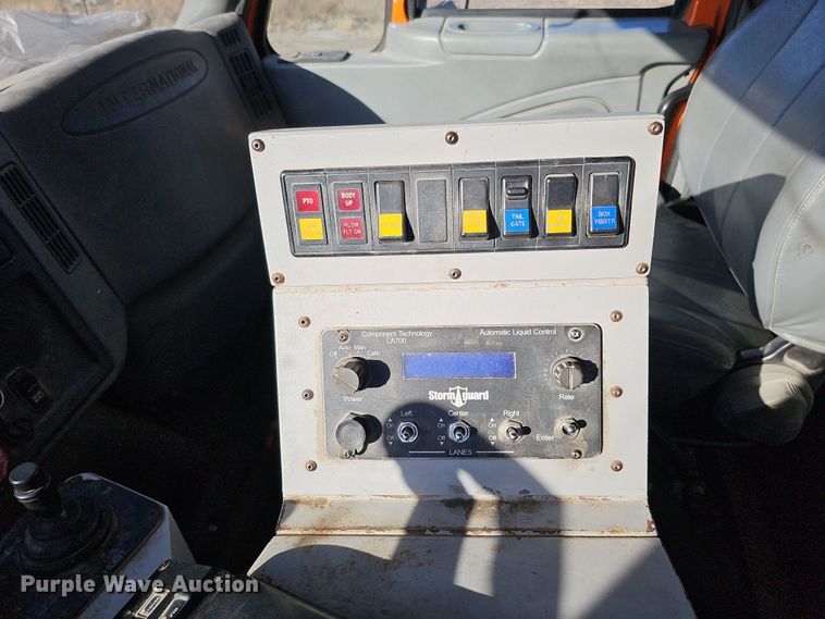 image for item DS5715 2007 International 7400  dump truck