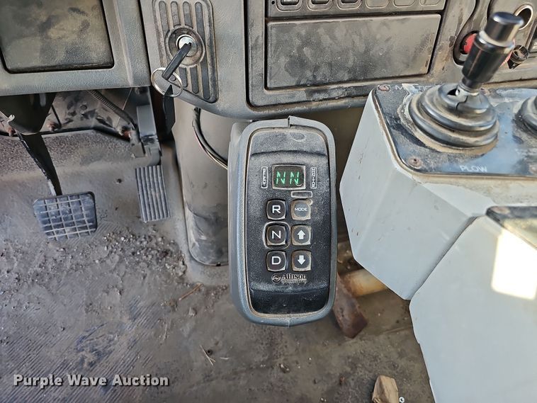 image for item DS5715 2007 International 7400  dump truck