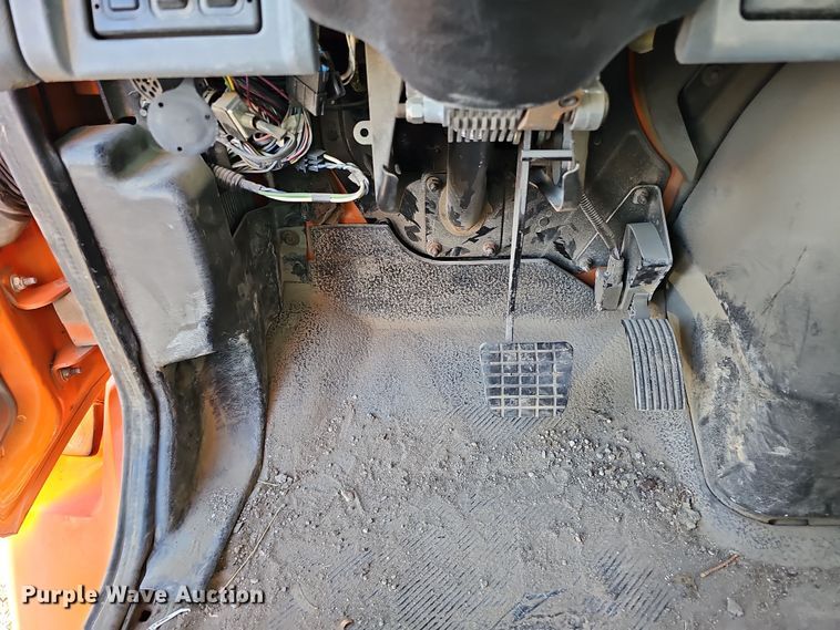 image for item DS5715 2007 International 7400  dump truck