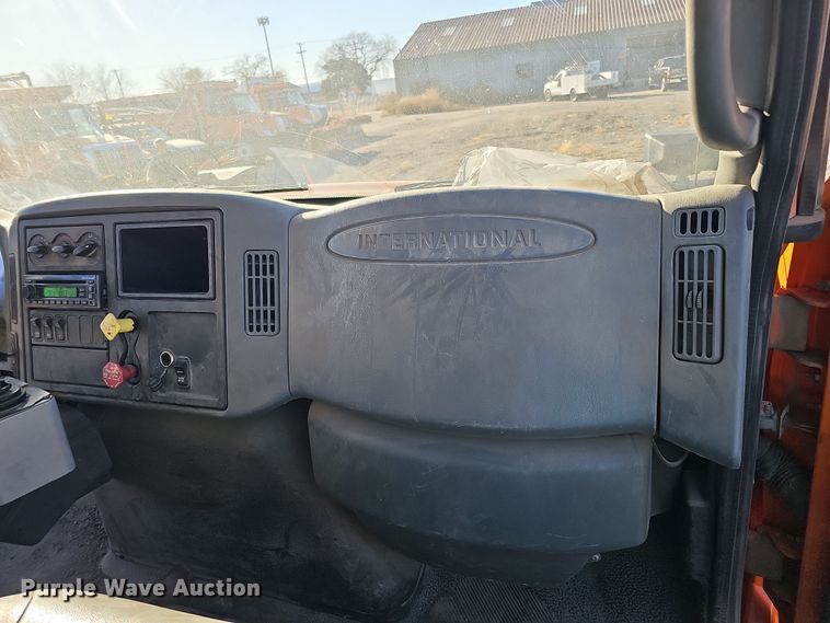 image for item DS5715 2007 International 7400  dump truck