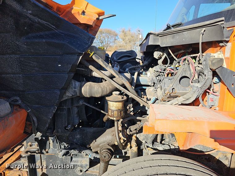 image for item DS5715 2007 International 7400  dump truck