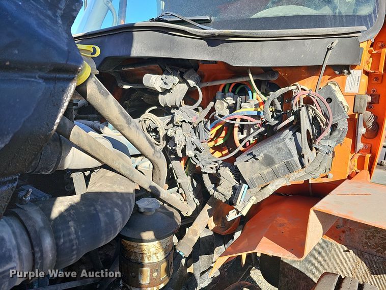 image for item DS5715 2007 International 7400  dump truck