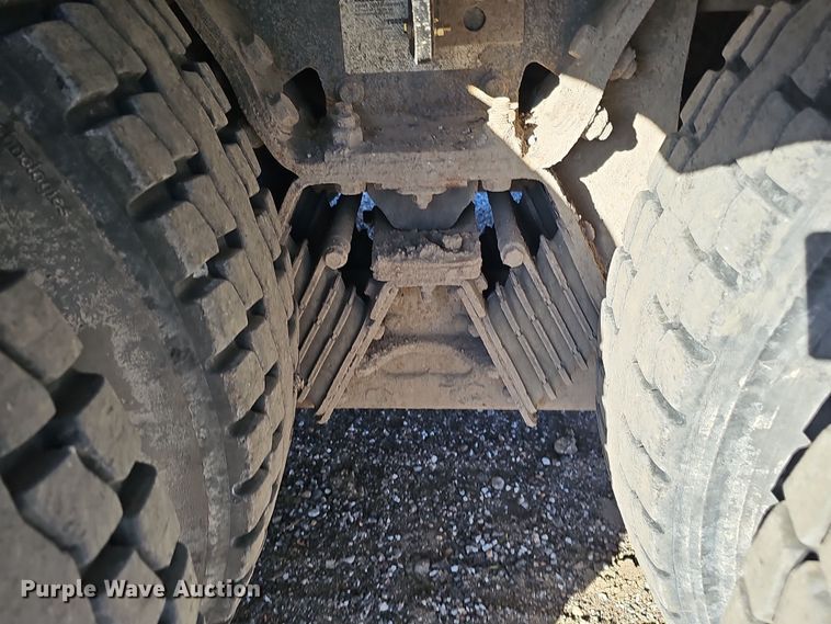 image for item DS5715 2007 International 7400  dump truck