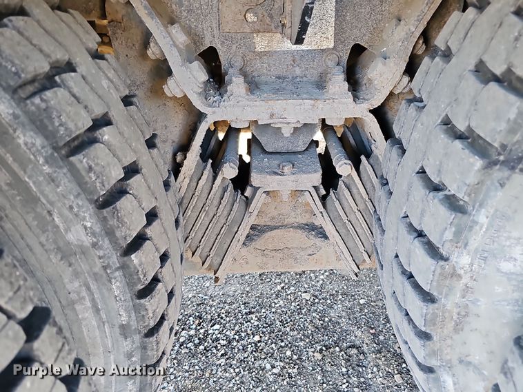 image for item DS5715 2007 International 7400  dump truck