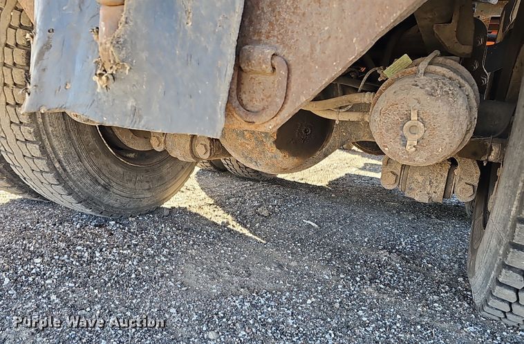image for item DS5715 2007 International 7400  dump truck
