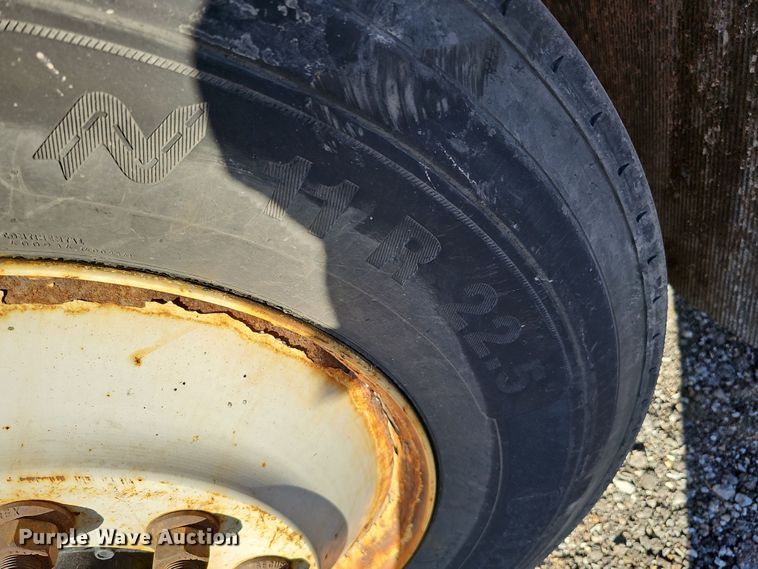 image for item DS5715 2007 International 7400  dump truck