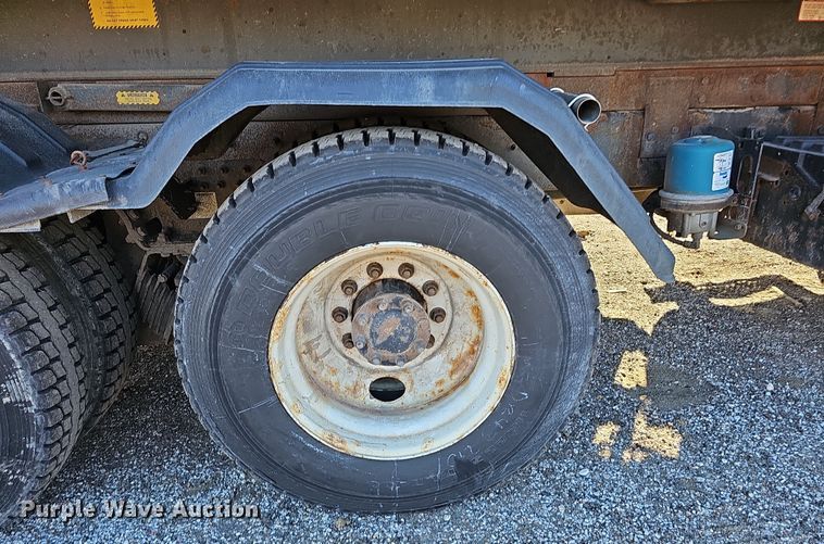 image for item DS5715 2007 International 7400  dump truck