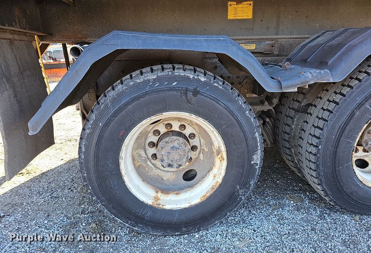 image for item DS5715 2007 International 7400  dump truck