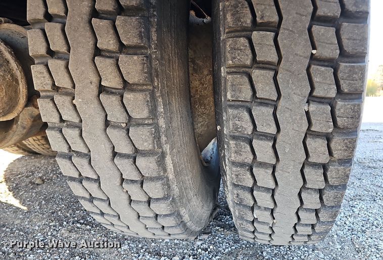 image for item DS5715 2007 International 7400  dump truck