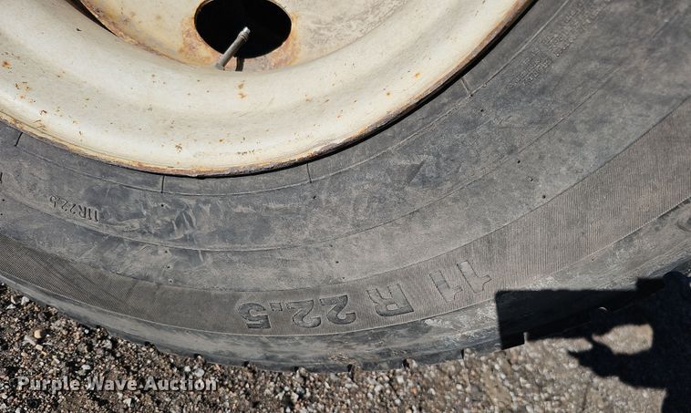 image for item DS5715 2007 International 7400  dump truck