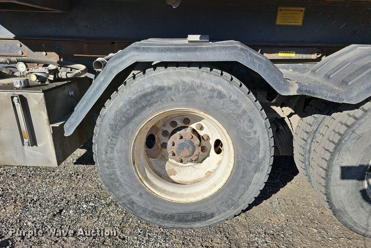 image for item DS5715 2007 International 7400  dump truck