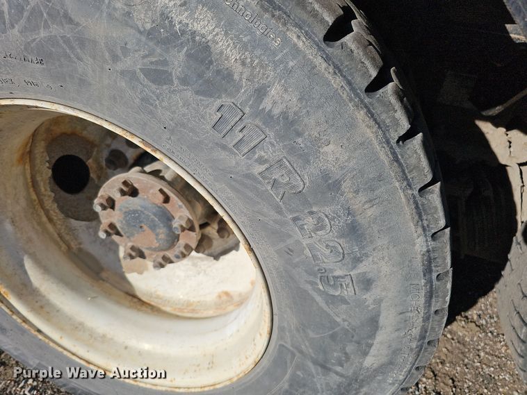 image for item DS5715 2007 International 7400  dump truck