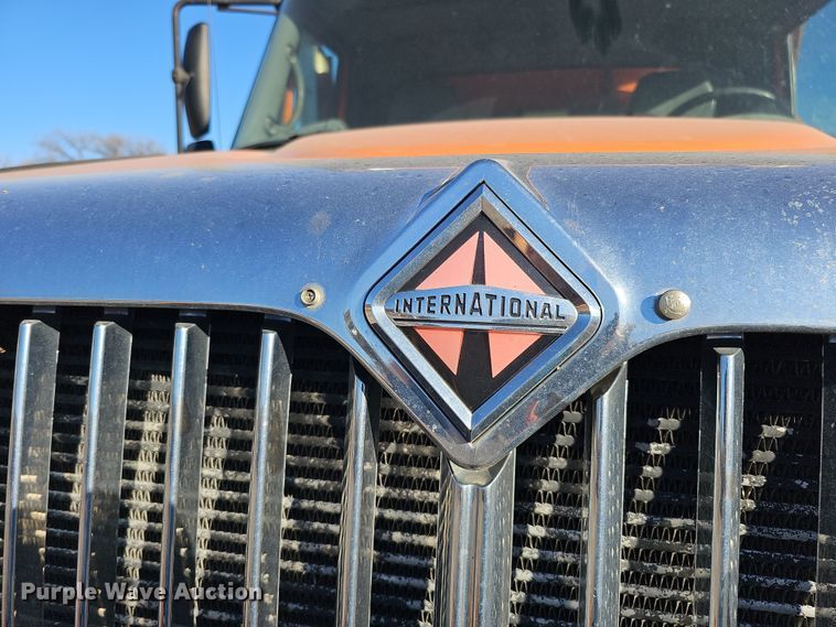 image for item DS5715 2007 International 7400  dump truck