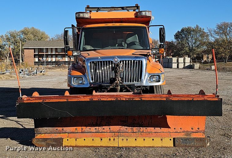 image for item DS5716 2007 International 7400  dump truck