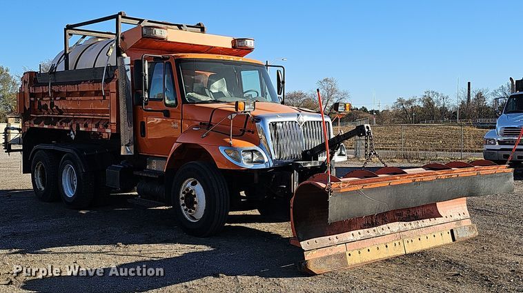 image for item DS5716 2007 International 7400  dump truck
