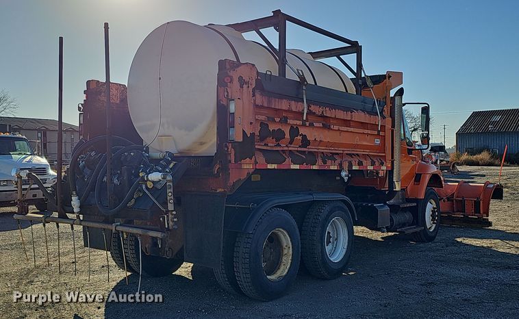 image for item DS5716 2007 International 7400  dump truck