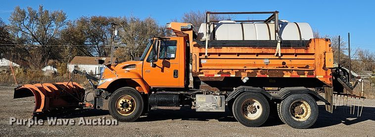 image for item DS5716 2007 International 7400  dump truck