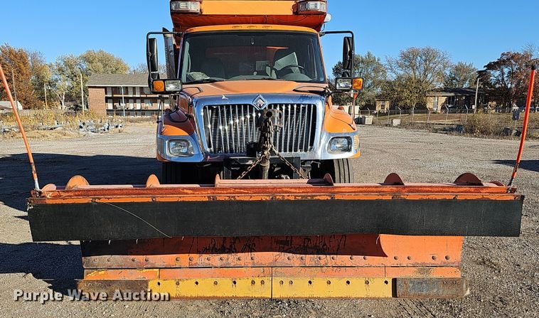 image for item DS5716 2007 International 7400  dump truck