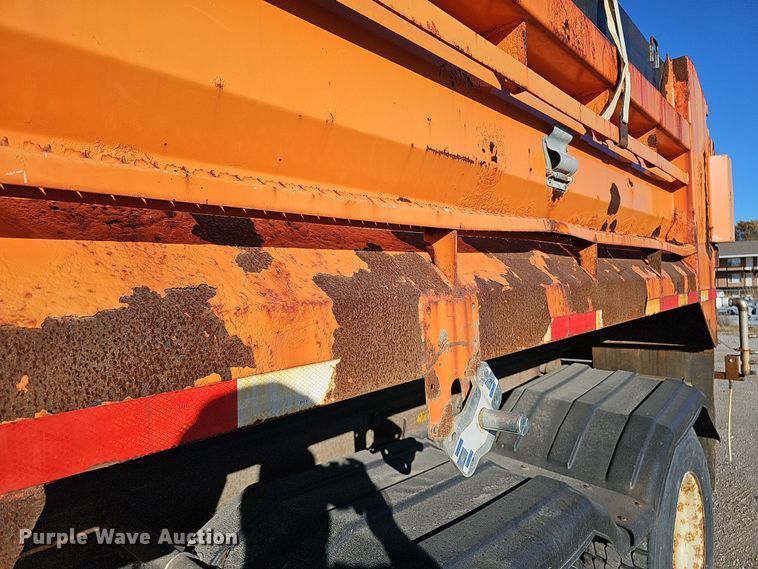 image for item DS5716 2007 International 7400  dump truck