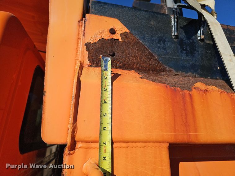 image for item DS5716 2007 International 7400  dump truck