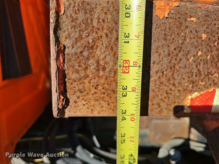 image for item DS5716 2007 International 7400  dump truck