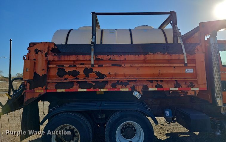 image for item DS5716 2007 International 7400  dump truck