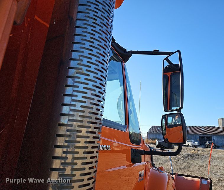 image for item DS5716 2007 International 7400  dump truck